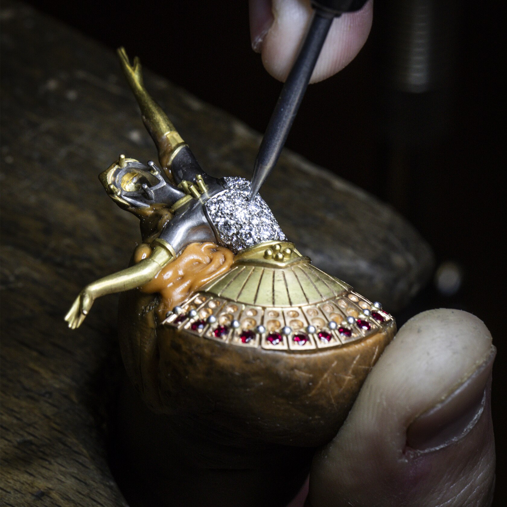 讴歌柔美女性形象的杰作_梵克雅宝_Van Cleef & Arpels